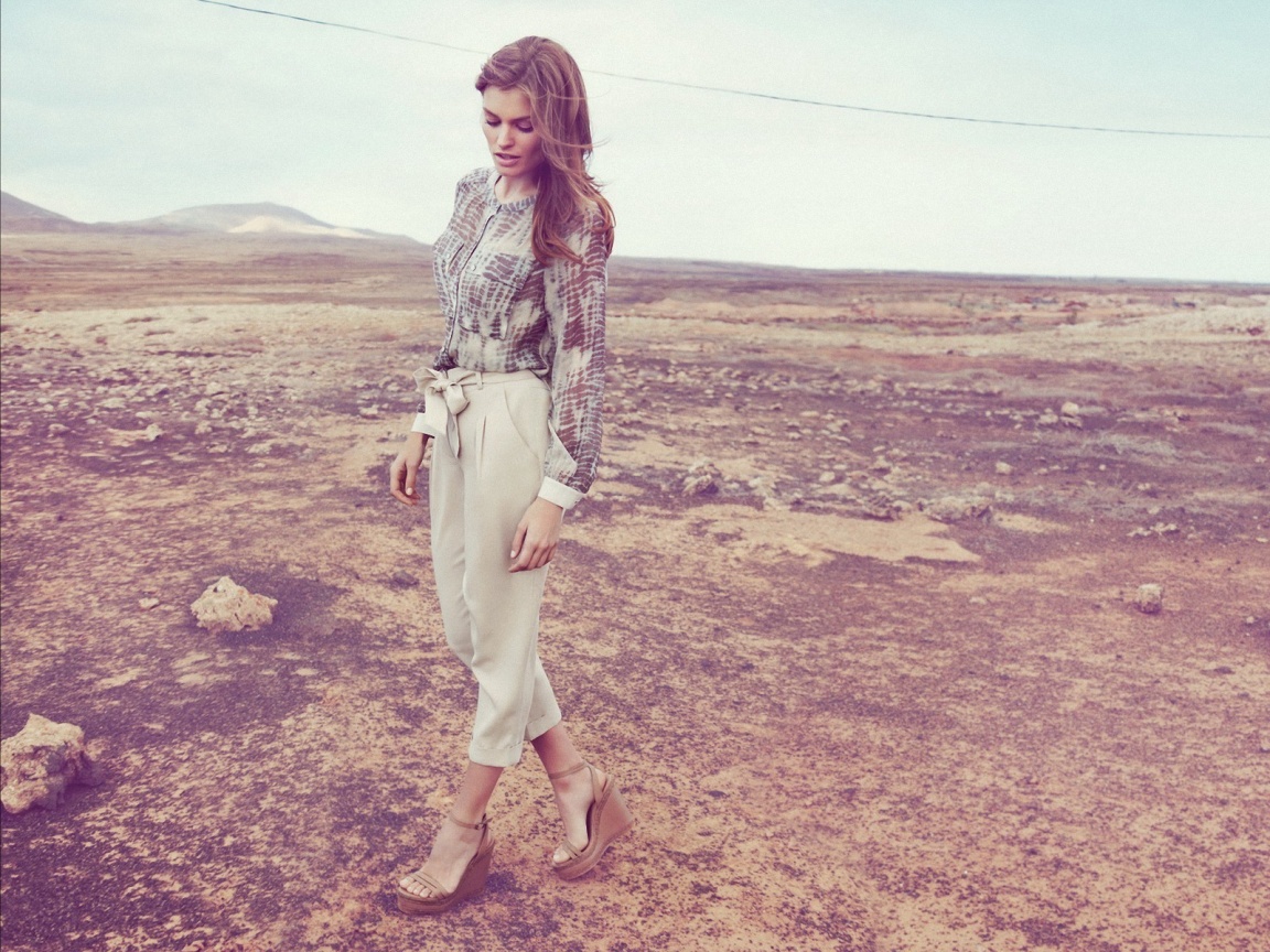 adela capova innocent wallpaper