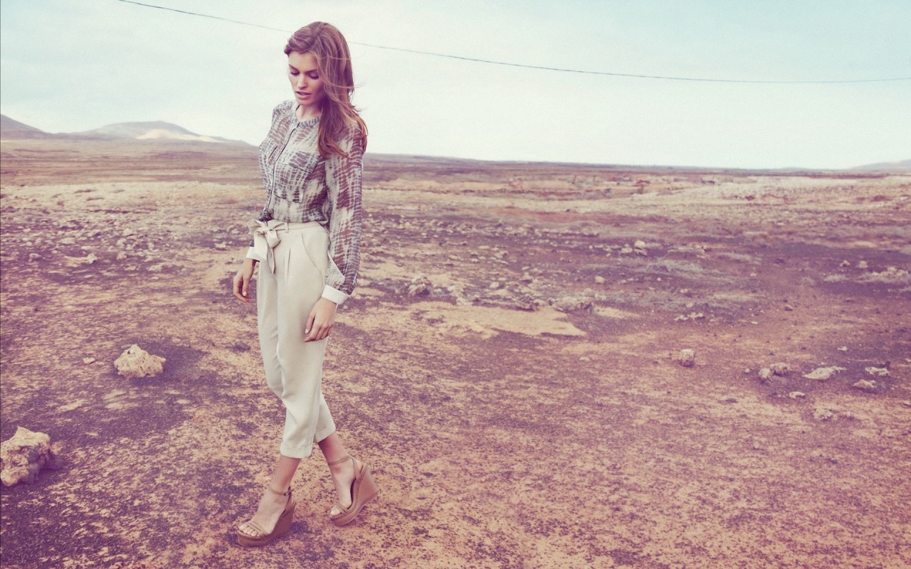 adela capova innocent wallpaper