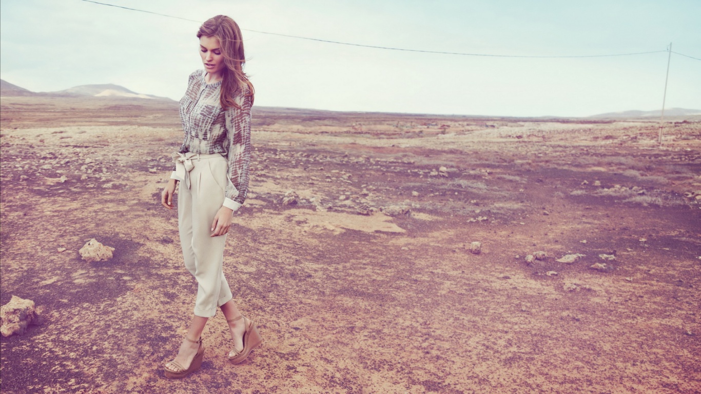 adela capova innocent wallpaper