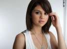 Selena Gomez With Short Hair wallpaper
